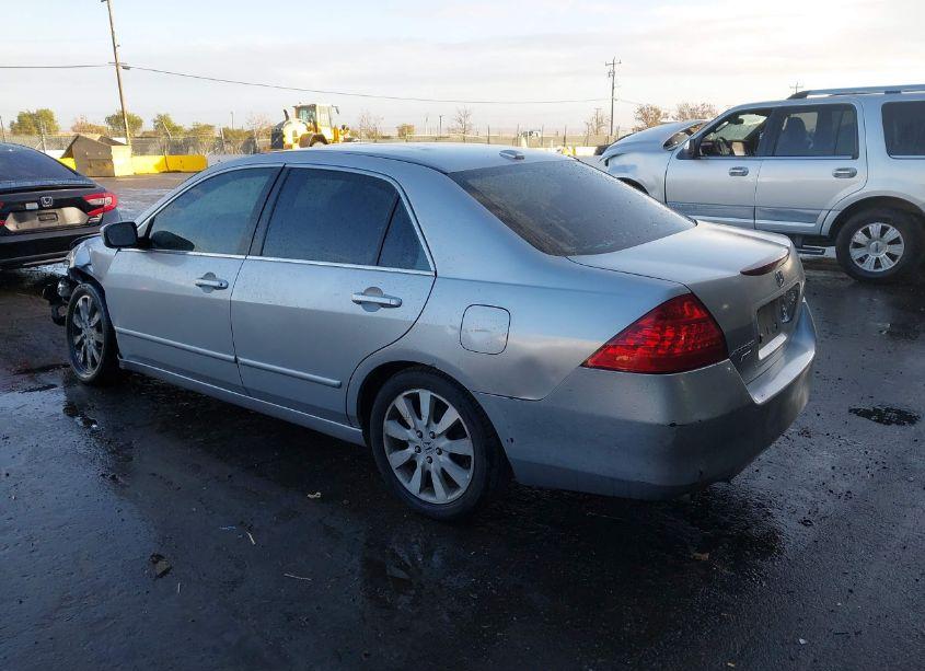 Photo 3 of 2006 Honda Accord 3.0 EX (VIN 1HGCM66576A001089)