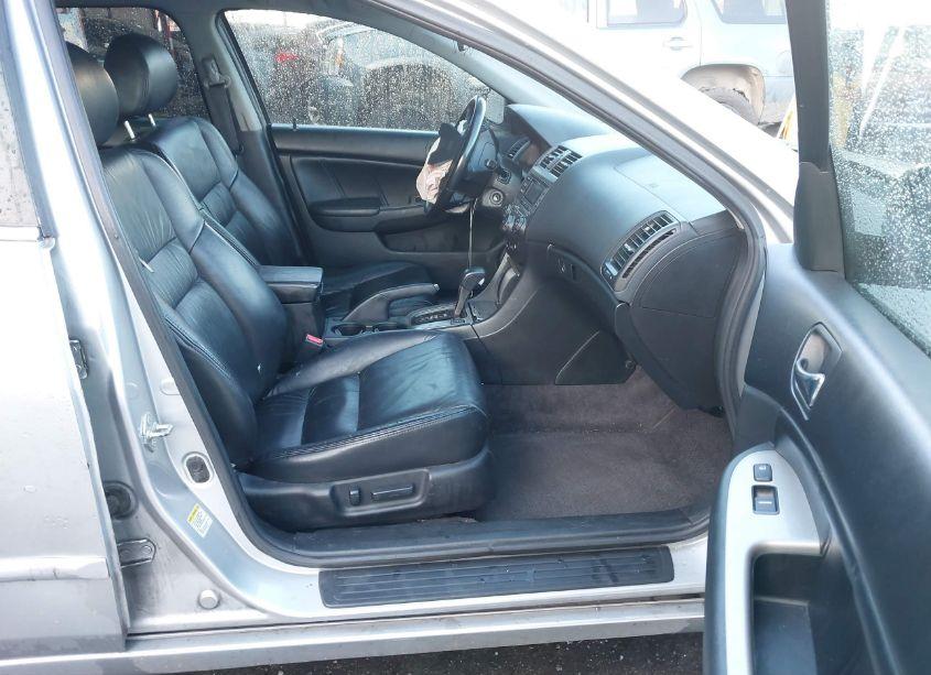 Photo 5 of 2006 Honda Accord 3.0 EX (VIN 1HGCM66576A001089)