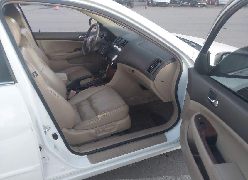 Photo 5 of 2006 Honda Accord 3.0 EX (VIN 1HGCM66576A034139)