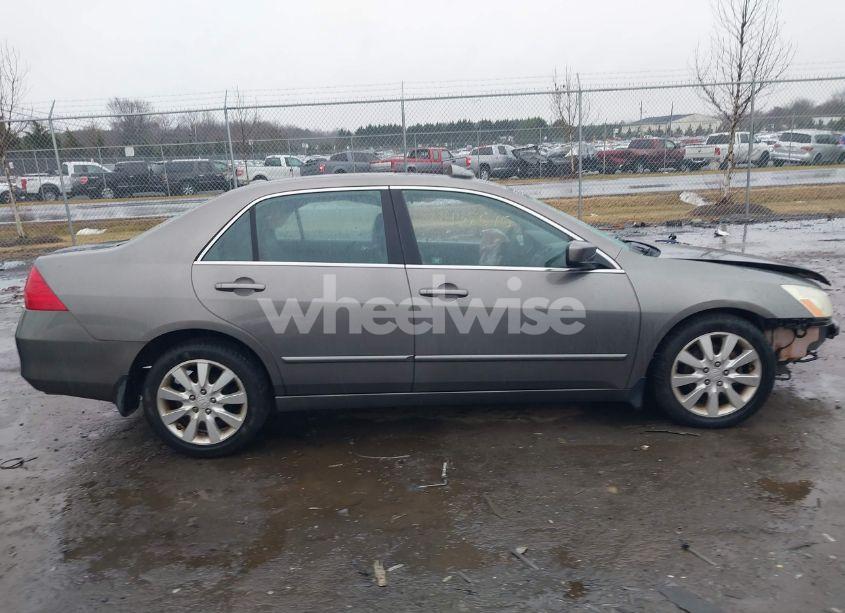 Photo 13 of 2006 Honda Accord 3.0 EX (VIN 1HGCM66576A072521)