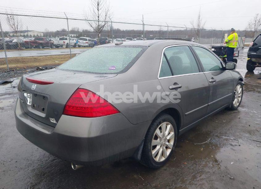 Photo 4 of 2006 Honda Accord 3.0 EX (VIN 1HGCM66576A072521)
