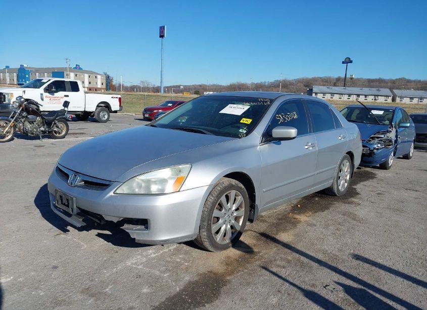Photo 2 of 2007 Honda Accord 3.0 EX (VIN 1HGCM66577A091796)