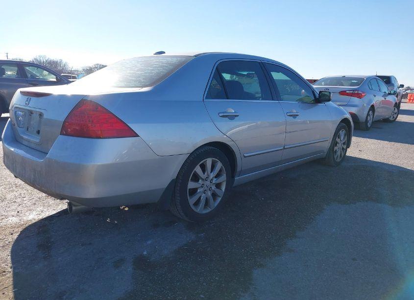 Photo 4 of 2007 Honda Accord 3.0 EX (VIN 1HGCM66577A091796)