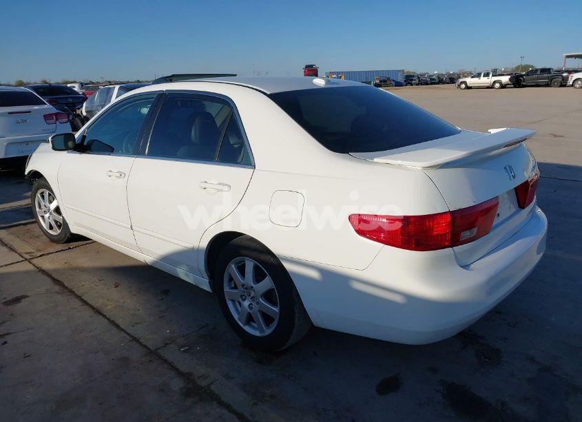 Photo 3 of 2005 Honda Accord 3.0 EX (VIN 1HGCM66585A008275)