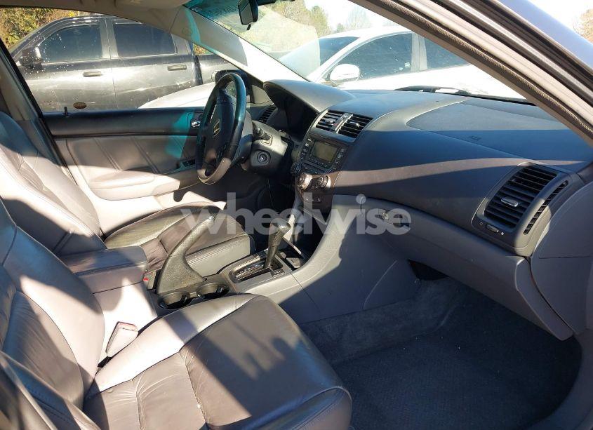 Photo 5 of 2005 Honda Accord 3.0 EX (VIN 1HGCM66585A011936)