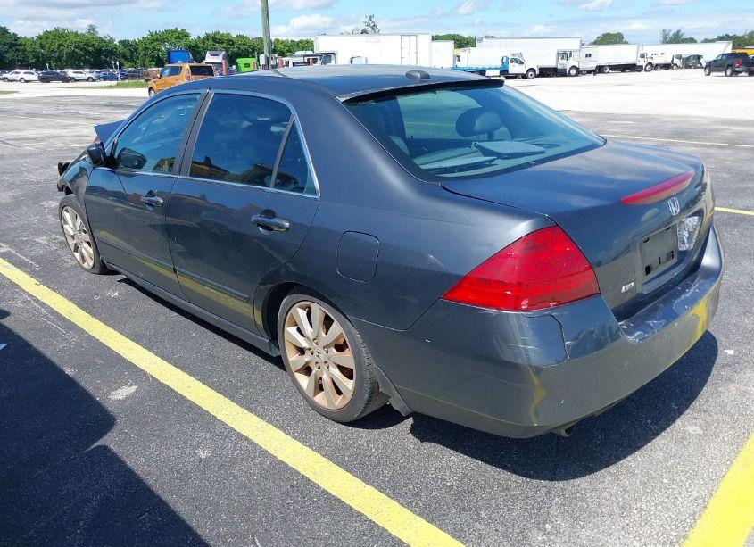 Photo 3 of 2006 Honda Accord 3.0 EX (VIN 1HGCM66586A012036)