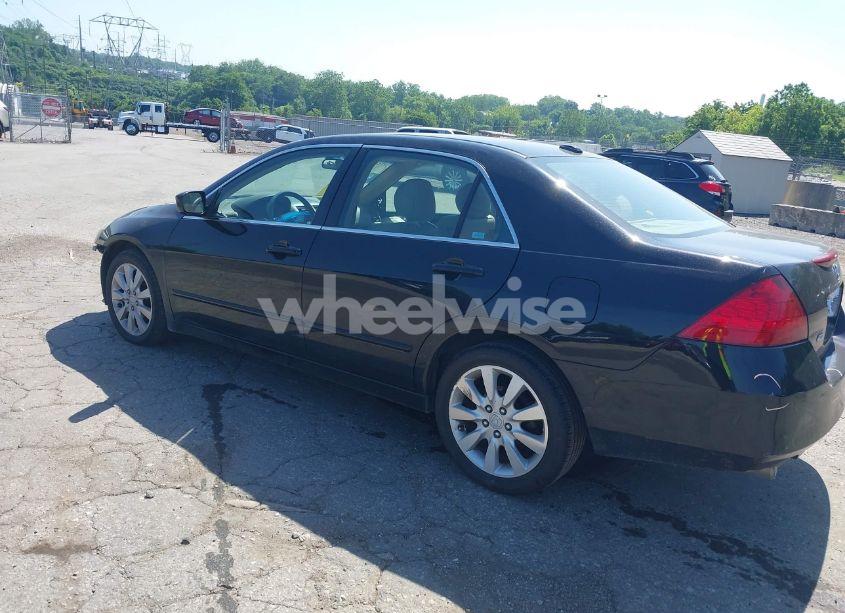 Photo 3 of 2006 Honda Accord 3.0 EX (VIN 1HGCM66586A015244)