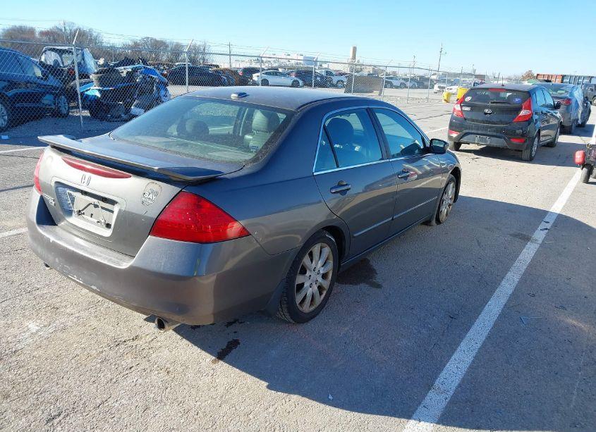 Photo 4 of 2006 Honda Accord 3.0 EX (VIN 1HGCM66586A075640)