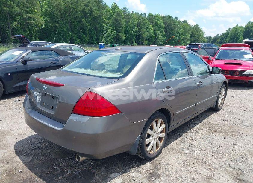 Photo 4 of 2006 Honda Accord 3.0 EX (VIN 1HGCM66586A075881)