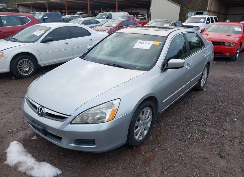Photo 2 of 2007 Honda Accord 3.0 EX (VIN 1HGCM66587A052716)