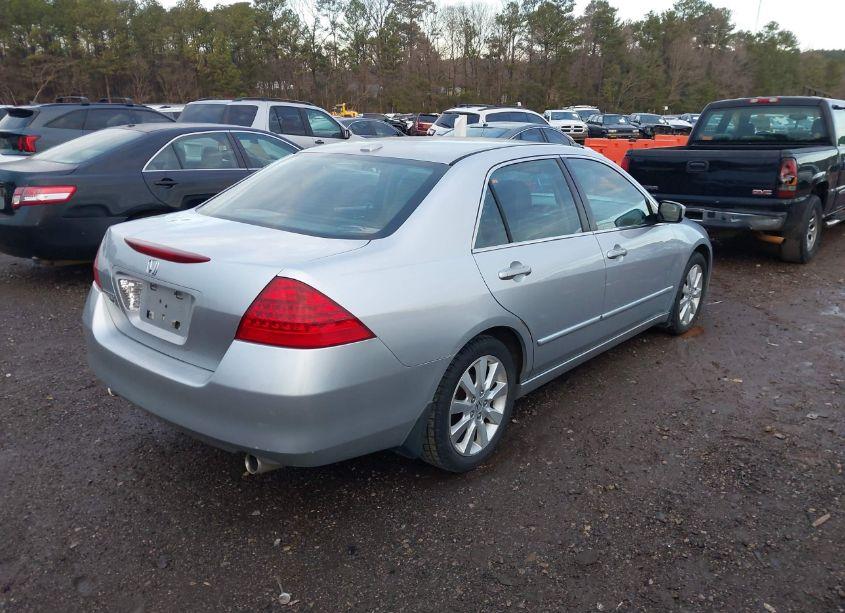Photo 4 of 2007 Honda Accord 3.0 EX (VIN 1HGCM66587A052716)