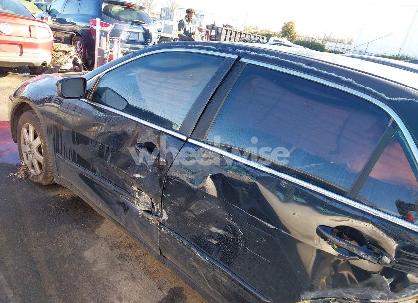 Photo 14 of 2005 Honda Accord 3.0 EX (VIN 1HGCM66595A016420)