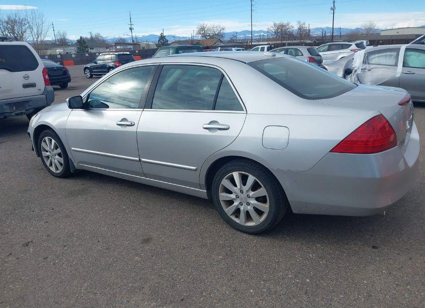 Photo 3 of 2006 Honda Accord 3.0 EX (VIN 1HGCM66596A037348)