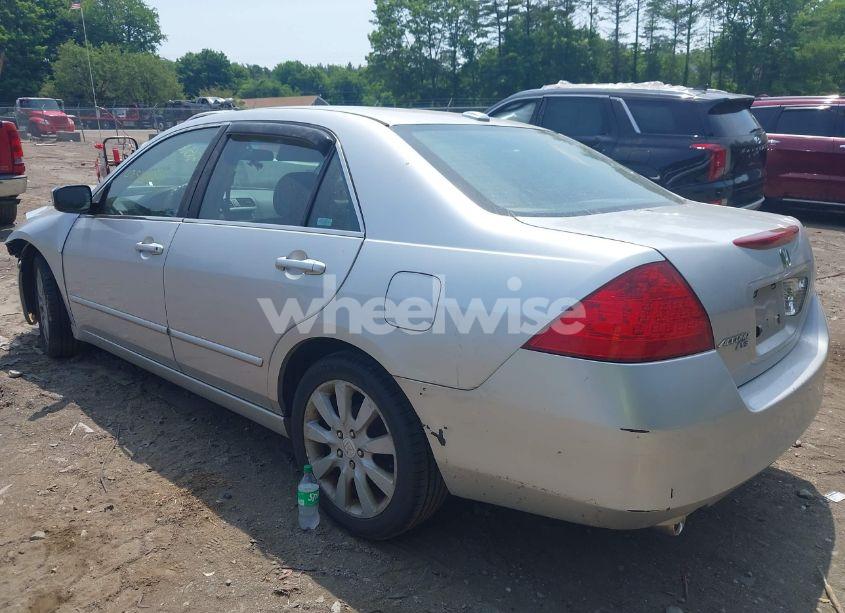 Photo 3 of 2006 Honda Accord 3.0 EX (VIN 1HGCM66596A041528)