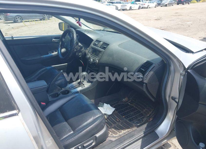 Photo 5 of 2006 Honda Accord 3.0 EX (VIN 1HGCM66596A041528)