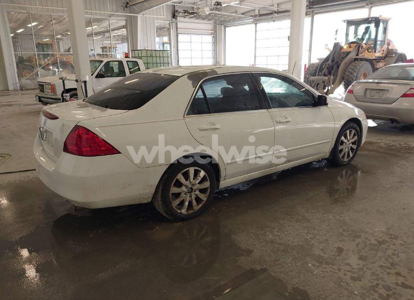 Photo 4 of 2006 Honda Accord 3.0 EX (VIN 1HGCM66596A054246)