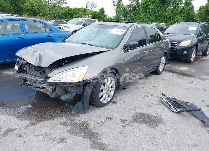 Photo 2 of 2006 Honda Accord 3.0 EX (VIN 1HGCM66596A063397)