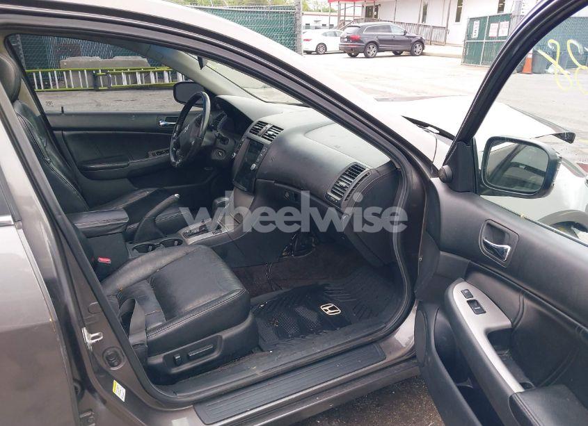 Photo 5 of 2006 Honda Accord 3.0 EX (VIN 1HGCM66596A063397)