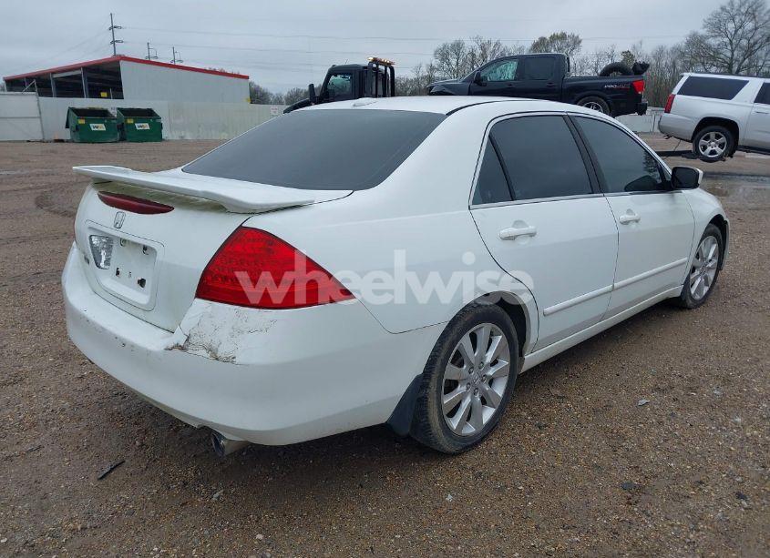 Photo 4 of 2006 Honda Accord 3.0 EX (VIN 1HGCM66596A073864)