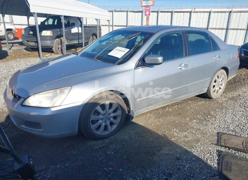 Photo 2 of 2007 Honda Accord 3.0 EX (VIN 1HGCM66597A007073)