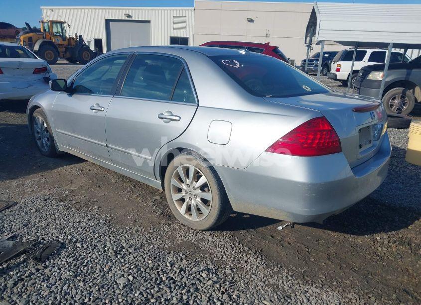 Photo 3 of 2007 Honda Accord 3.0 EX (VIN 1HGCM66597A007073)