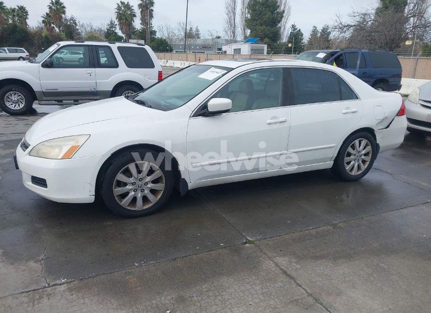 Photo 2 of 2007 Honda Accord 3.0 EX (VIN 1HGCM66597A035925)