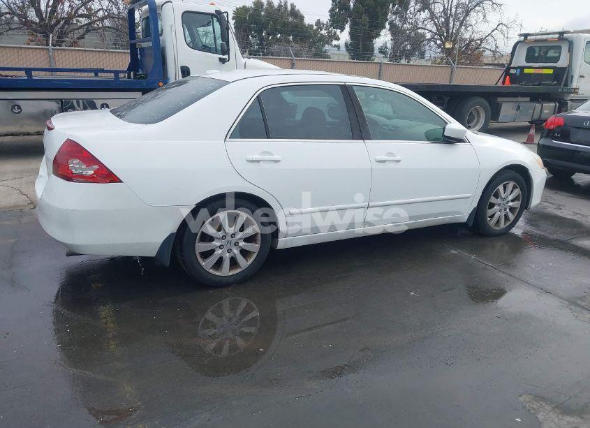 Photo 4 of 2007 Honda Accord 3.0 EX (VIN 1HGCM66597A035925)