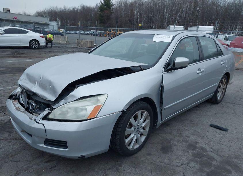 Photo 2 of 2007 Honda Accord 3.0 EX (VIN 1HGCM66597A051932)
