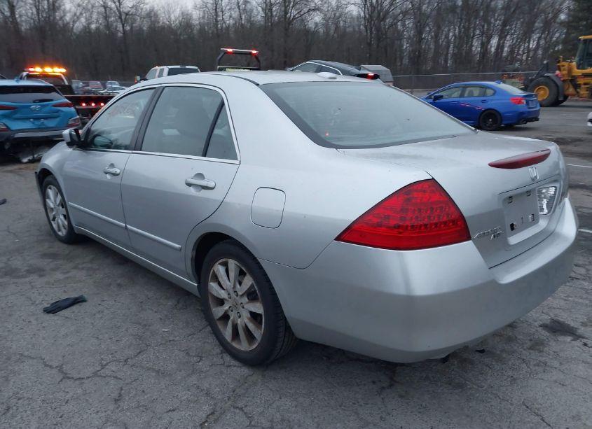 Photo 3 of 2007 Honda Accord 3.0 EX (VIN 1HGCM66597A051932)
