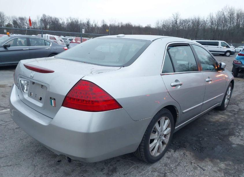 Photo 4 of 2007 Honda Accord 3.0 EX (VIN 1HGCM66597A051932)