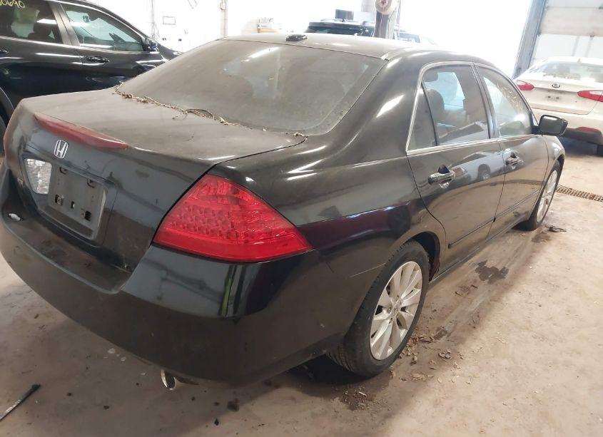 Photo 4 of 2007 Honda Accord 3.0 EX (VIN 1HGCM66597A090133)