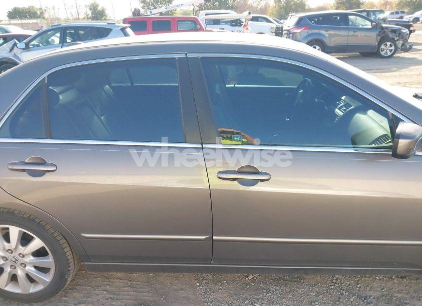 Photo 13 of 2007 Honda Accord 3.0 EX (VIN 1HGCM66597A097311)