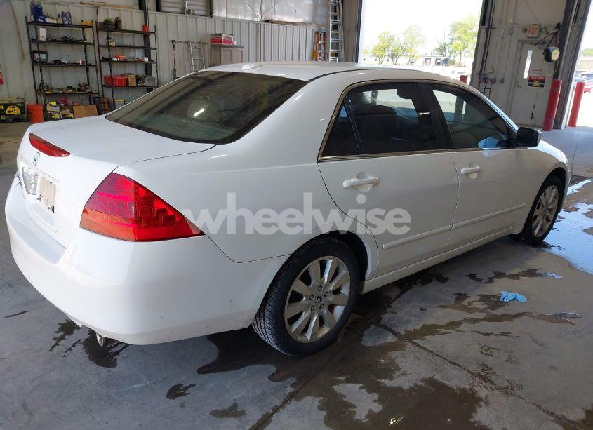 Photo 4 of 2007 Honda Accord 3.0 EX (VIN 1HGCM66597A105875)