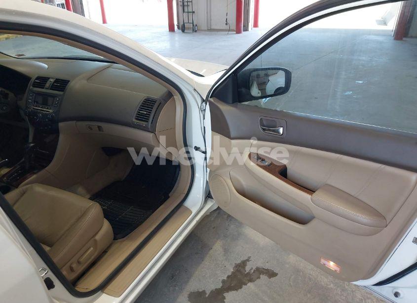Photo 5 of 2007 Honda Accord 3.0 EX (VIN 1HGCM66597A105875)