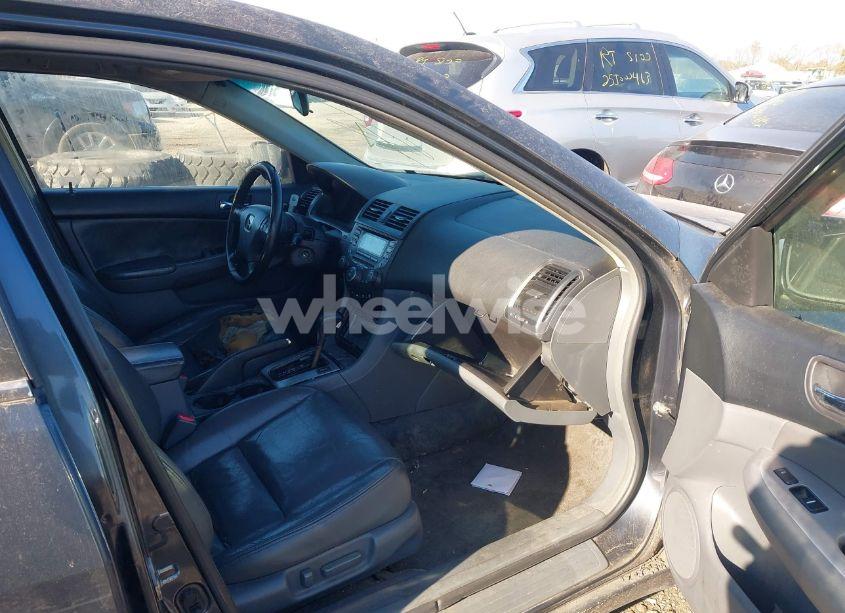 Photo 5 of 2003 Honda Accord 3.0 EX (VIN 1HGCM665X3A091687)