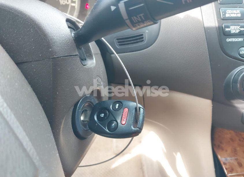 Photo 11 of 2005 Honda Accord 3.0 EX (VIN 1HGCM665X5A007483)