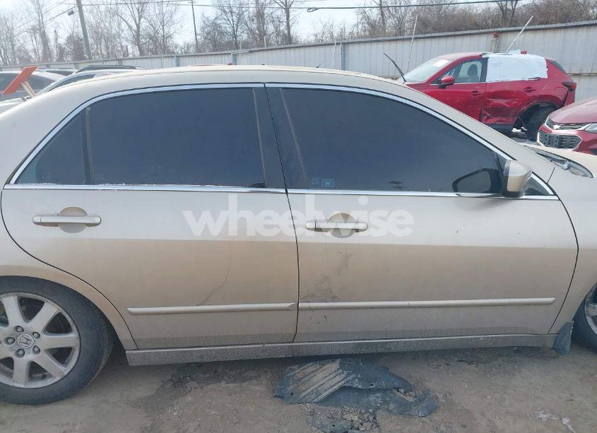 Photo 13 of 2005 Honda Accord 3.0 EX (VIN 1HGCM665X5A007483)