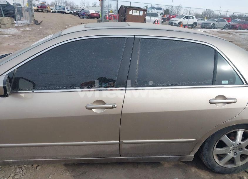 Photo 14 of 2005 Honda Accord 3.0 EX (VIN 1HGCM665X5A007483)