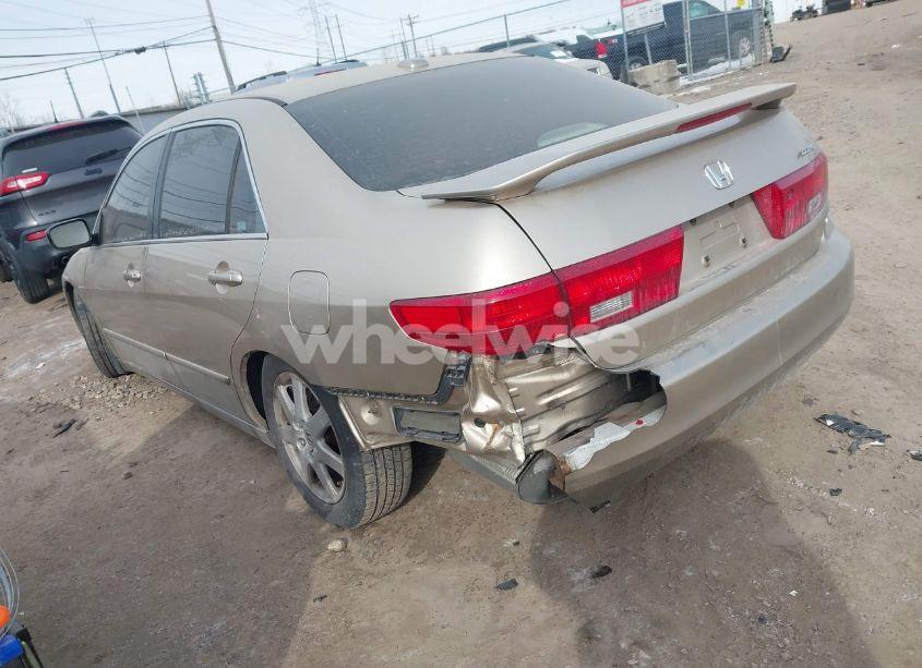 Photo 3 of 2005 Honda Accord 3.0 EX (VIN 1HGCM665X5A007483)