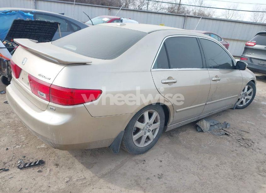 Photo 4 of 2005 Honda Accord 3.0 EX (VIN 1HGCM665X5A007483)