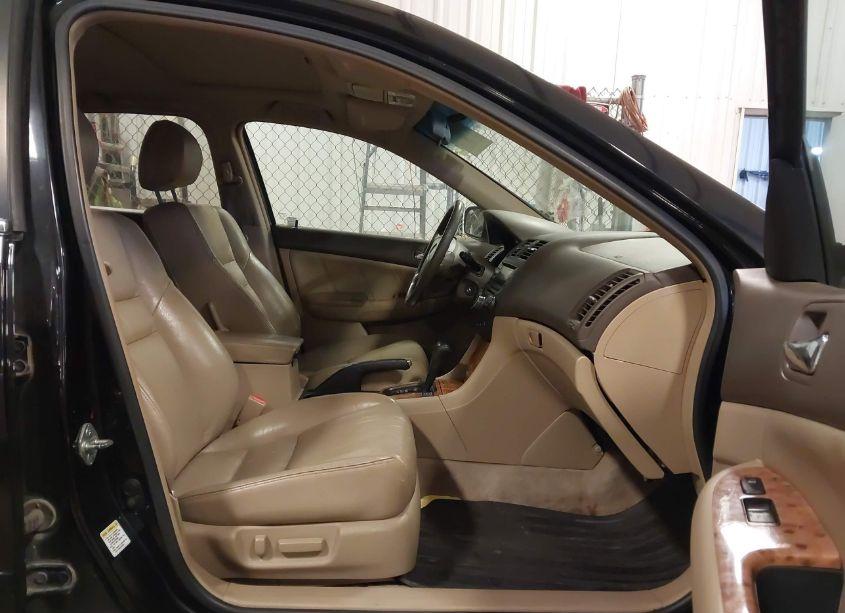 Photo 5 of 2005 Honda Accord 3.0 EX (VIN 1HGCM665X5A032903)