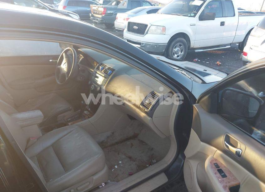 Photo 5 of 2005 Honda Accord 3.0 EX (VIN 1HGCM665X5A063794)