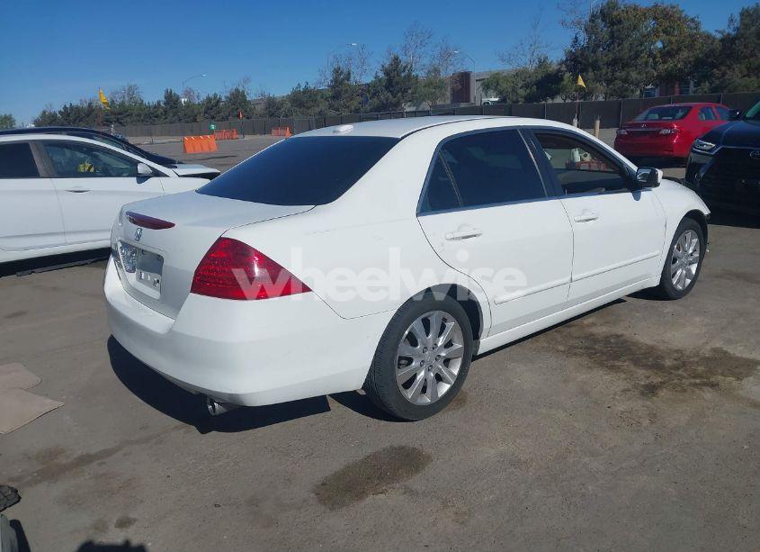 Photo 4 of 2006 Honda Accord 3.0 EX (VIN 1HGCM665X6A004343)