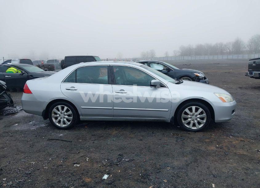 Photo 13 of 2006 Honda Accord 3.0 EX (VIN 1HGCM665X6A020137)