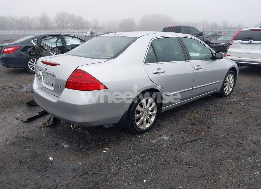 Photo 4 of 2006 Honda Accord 3.0 EX (VIN 1HGCM665X6A020137)