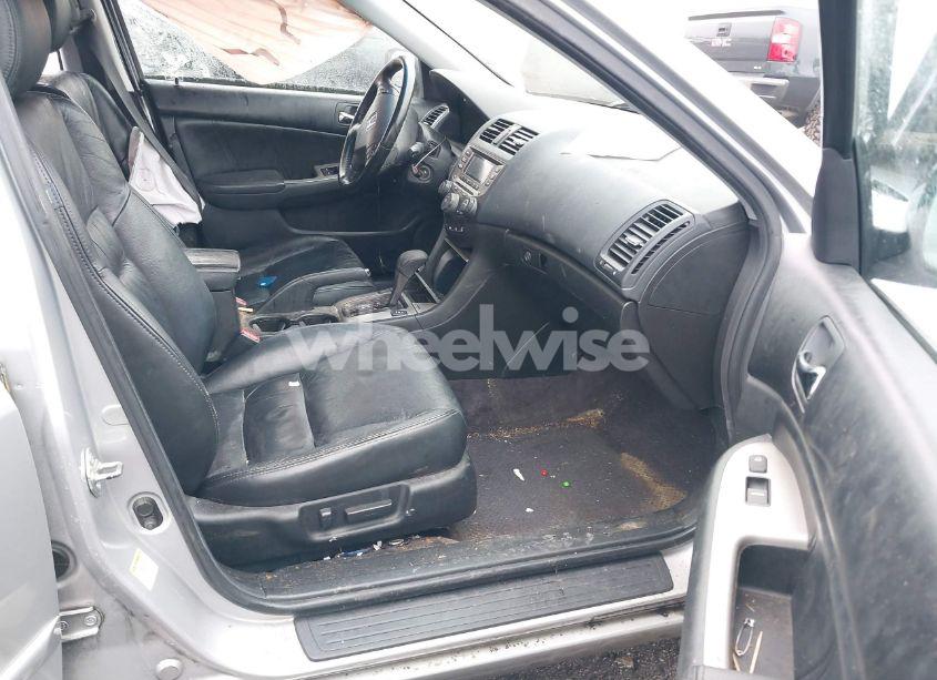 Photo 5 of 2006 Honda Accord 3.0 EX (VIN 1HGCM665X6A020137)