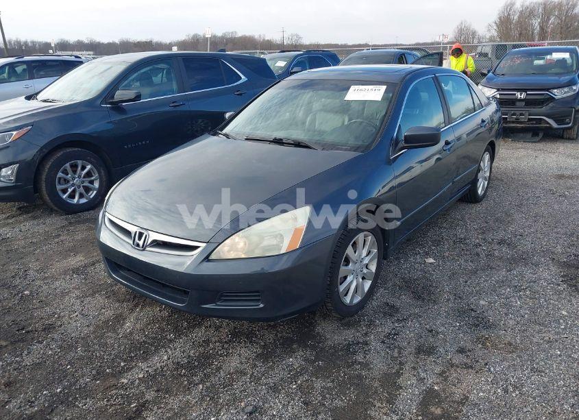 Photo 2 of 2006 Honda Accord 3.0 EX (VIN 1HGCM665X6A026035)