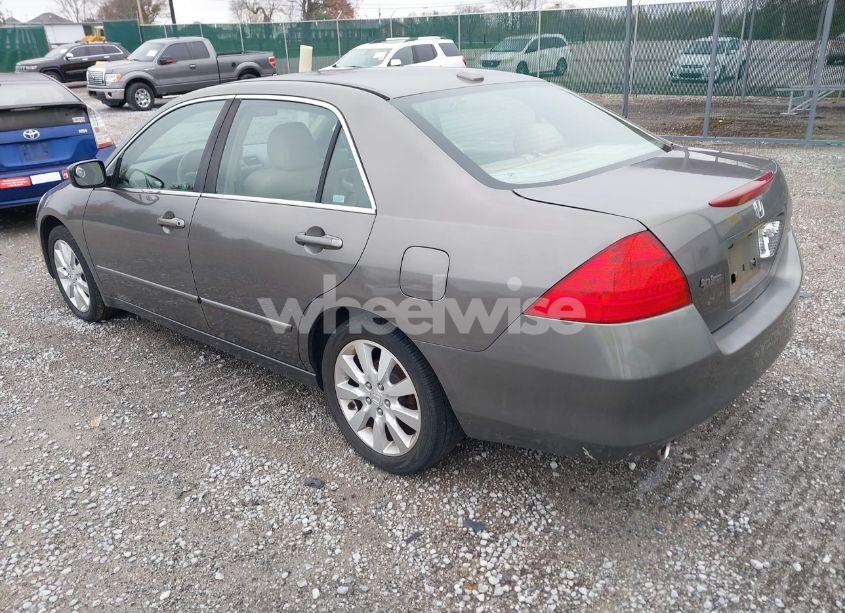 Photo 3 of 2006 Honda Accord 3.0 EX (VIN 1HGCM665X6A067541)