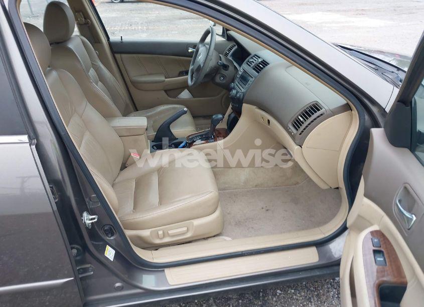 Photo 5 of 2006 Honda Accord 3.0 EX (VIN 1HGCM665X6A067541)