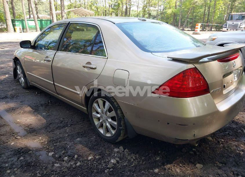 Photo 3 of 2006 Honda Accord 3.0 EX (VIN 1HGCM665X6A068561)